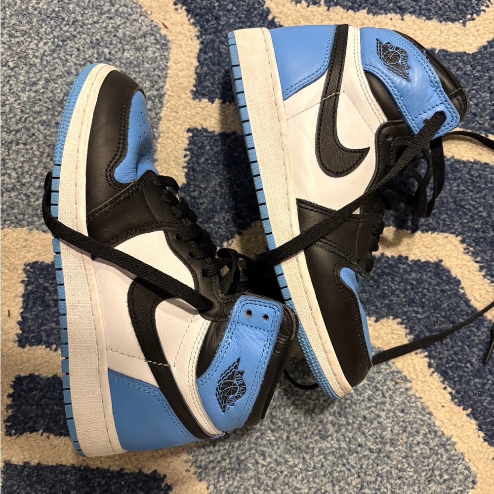Jordan 1 Retro High OG Size 4.5Y